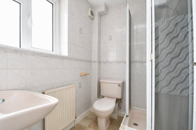 6 bed Detached for sale Image 11