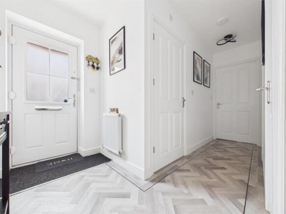 2 bed Semi-Detached Bungalow for sale Image 6