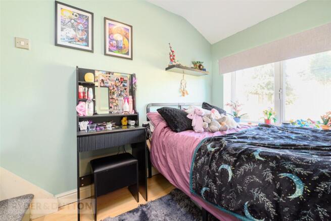 3 bed Terraced for sale Image 12