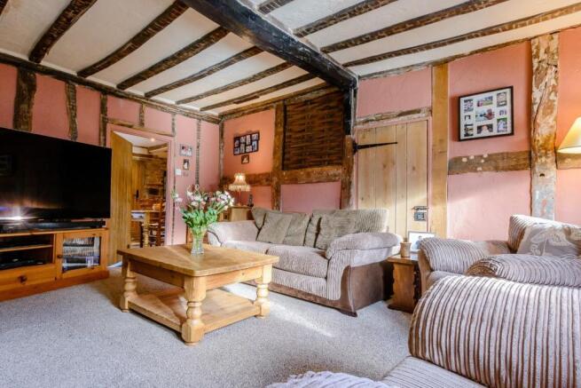 8374328-interior07.jpg