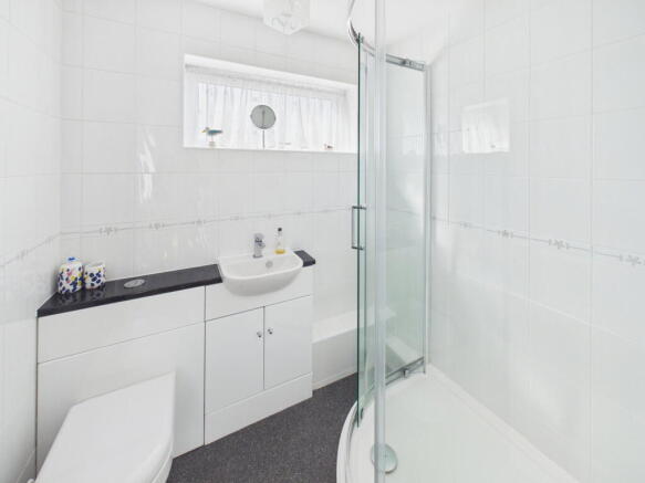 3 bed Semi-Detached for sale Image 9