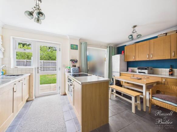 CAM02127G0-PR0304-STILL030