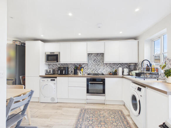 CAM02536G0-PR0078-STILL004