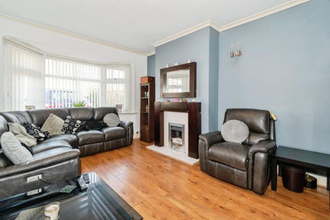 4 bed Semi-Detached for sale Image 4