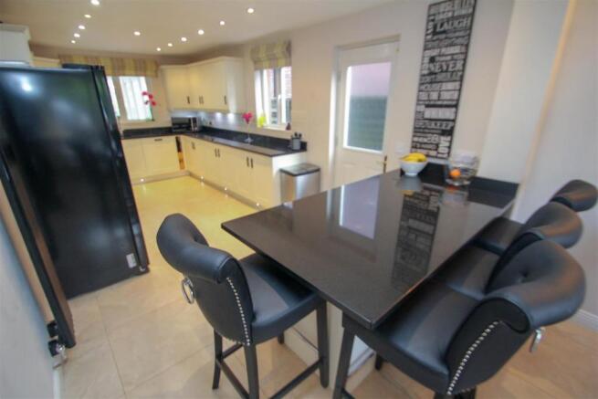 Open Plan Kitchen Diner Family Room