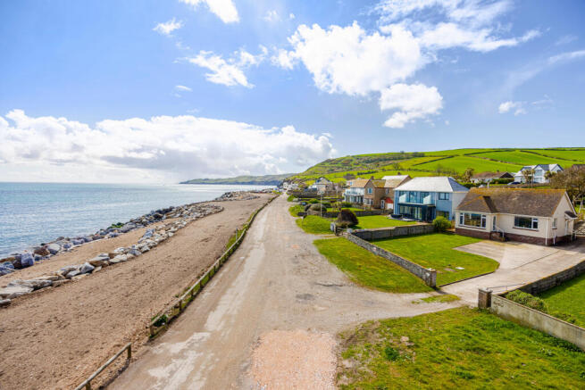 A04 - Eight Bells Beesands - 260413