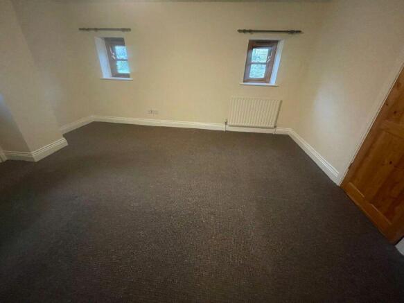 3 bed House to rent Image 8