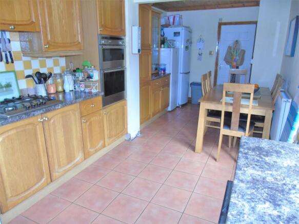 Kitchen1.JPG