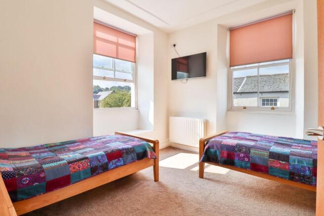 3 bed Terraced for sale Image 8