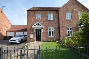 47, Lake View, Pontefract WF8 1PA