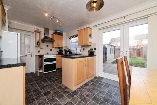 2 bed Semi-Detached for sale Image 4