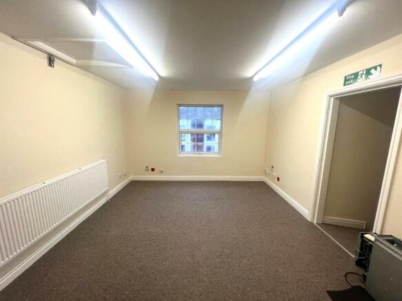 WhatsApp Image 2024-12-11 at 15.33.06 (8).jpeg