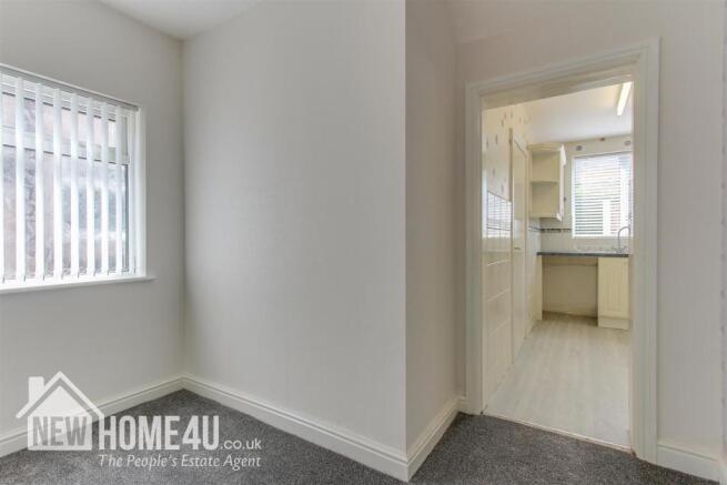 DINING ROOM:
