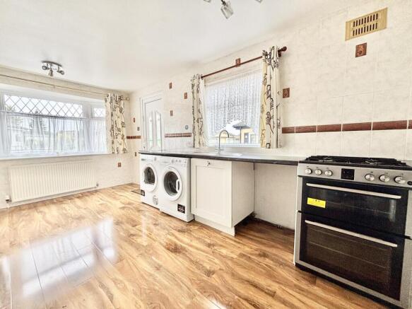 2 bed Park Home for sale Image 4