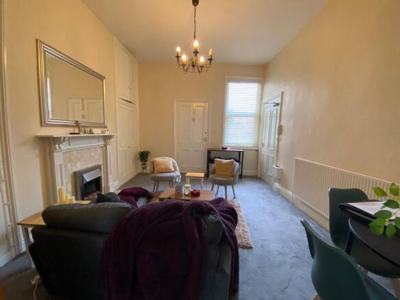 6 bed House for sale Image 8