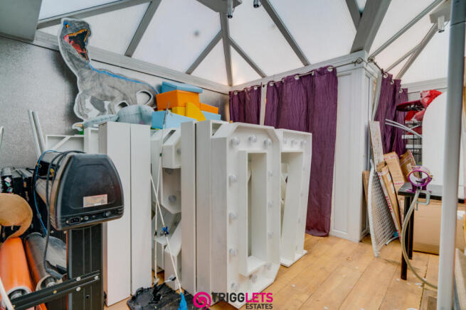 2 bed House for sale Image 11
