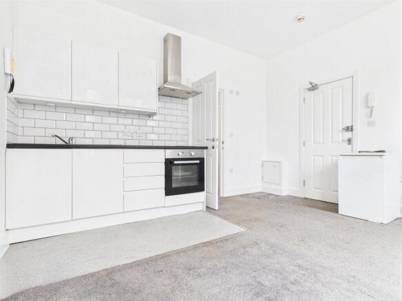 Studio Room: Kitchen