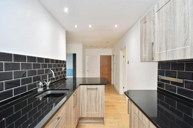 2 bed Flat for sale Image 9