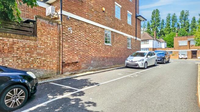 Flat 17, Hanger Court, Hanger Green, Ealing, London, W5 3ER