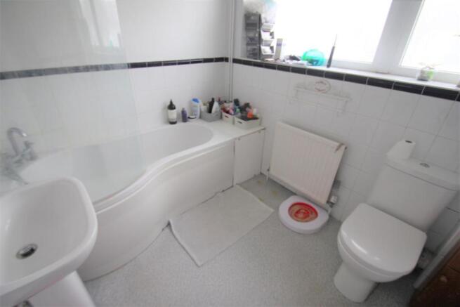 Bathroom (2).JPG