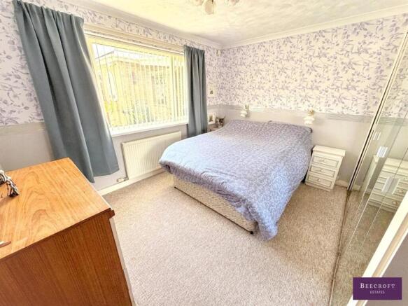3 bed Semi-Detached Bungalow for sale Image 12