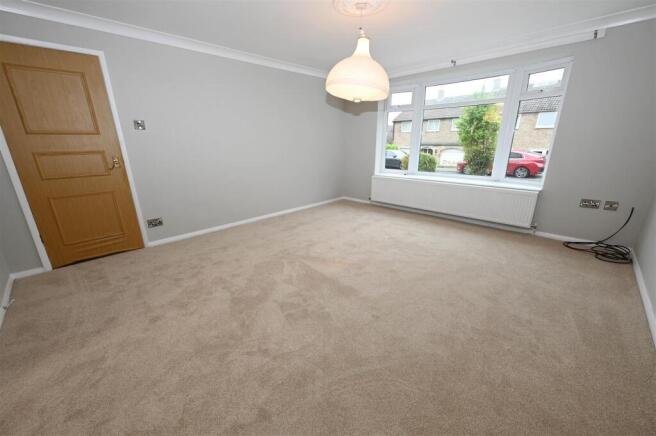 3 bed Detached to rent Image 4
