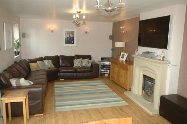 LOUNGE AREA