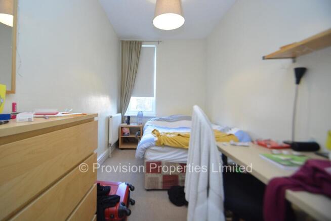 6 bed Terraced to rent Image 9