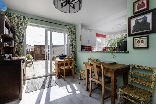 3 bed Semi-Detached Bungalow for sale Image 10
