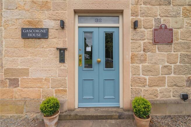 2 bed Flat for sale Image 5