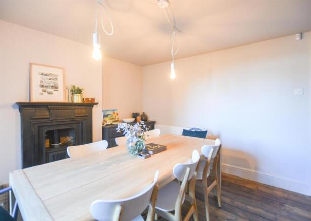 3 Bedroom End of Terrace Home