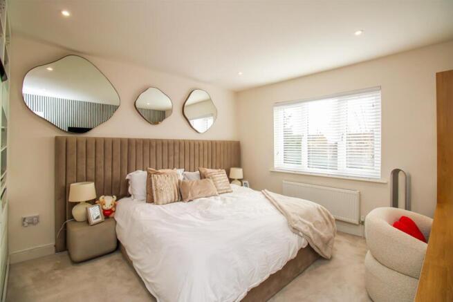 3 bed House for sale Image 8