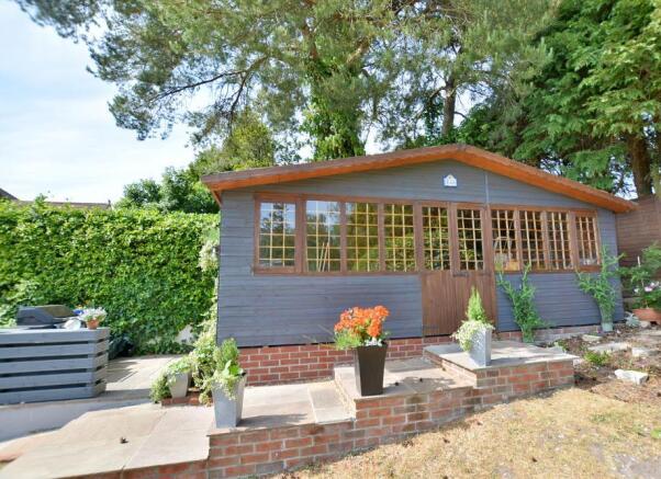 Log cabin/summer house