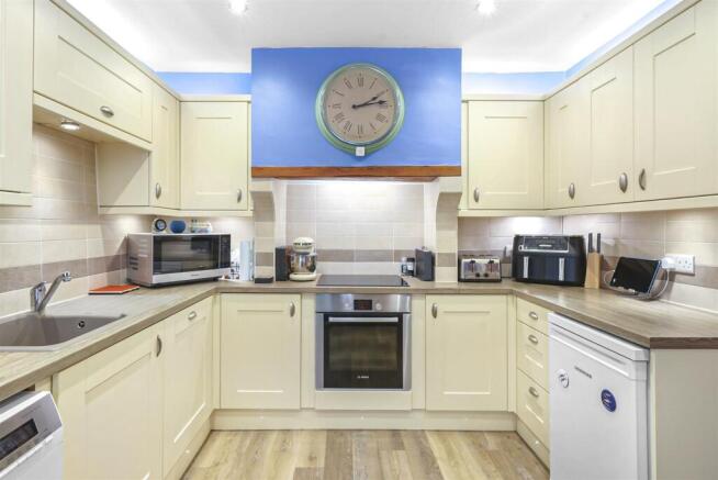 2 bed Semi-Detached for sale Image 3