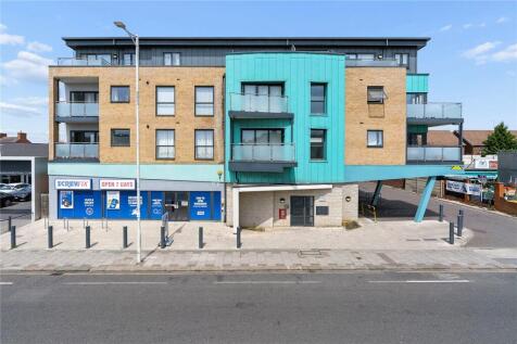 High Road, Romford, RM6