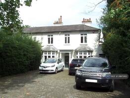 31, Bromley Common, Bromley BR2 9LS