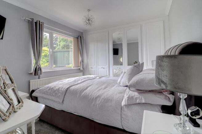 Bedroom 1.jpg