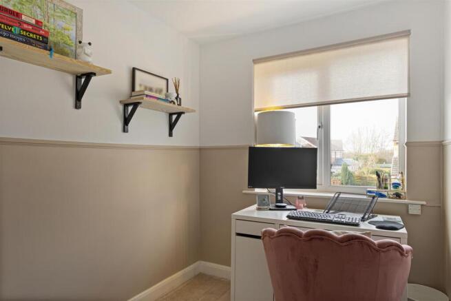 40_Holyrood_Drive_49.jpeg