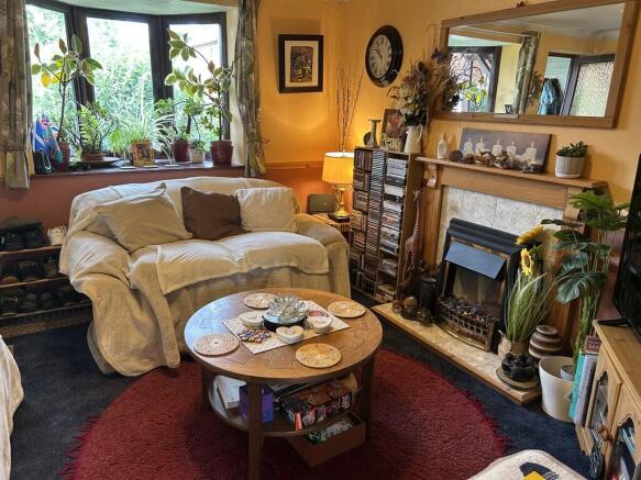 Willow court, Lincoln photo 4