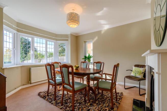 8439245-interior01.jpg