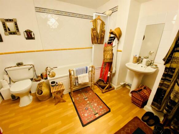 Bathroom.jpg