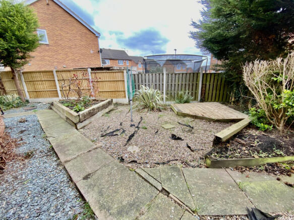 2 bed Semi-Detached to rent Image 4