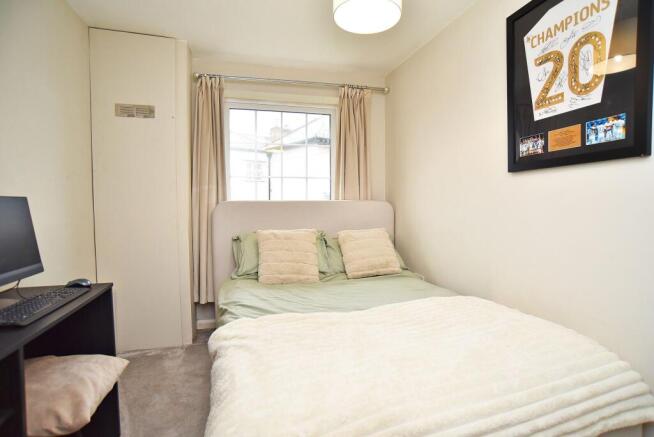 2 bed Terraced for sale Image 9