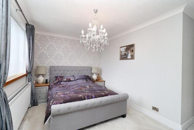 4 bed Detached for sale Image 10