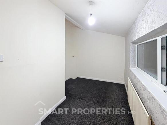 2 bed Terraced to rent Image 7