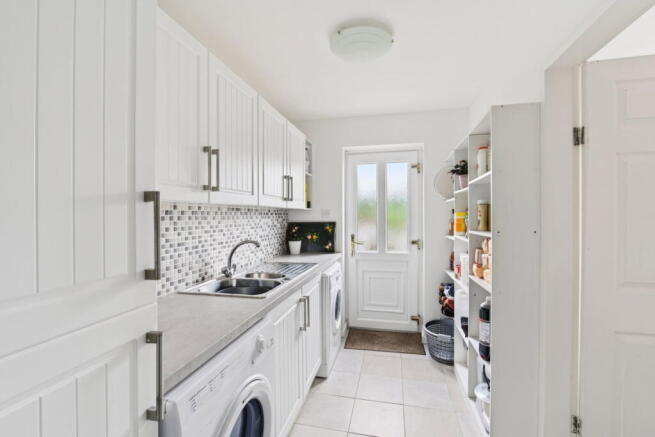 3 bed Detached for sale Image 12