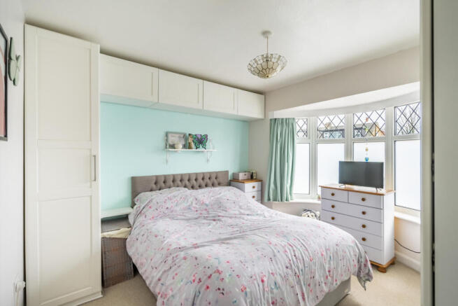 5 bed Detached Bungalow for sale Image 3