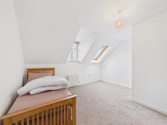 3 bed Town House for sale Image 12