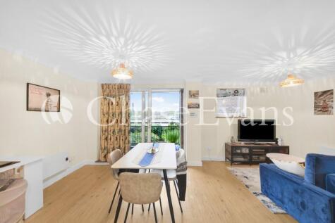 Saunders Ness Road, Isle Of Dogs, London, E14