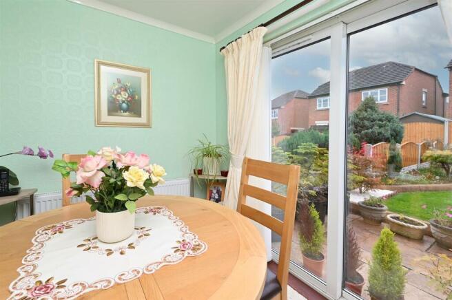 Dining Room to garden.jpg